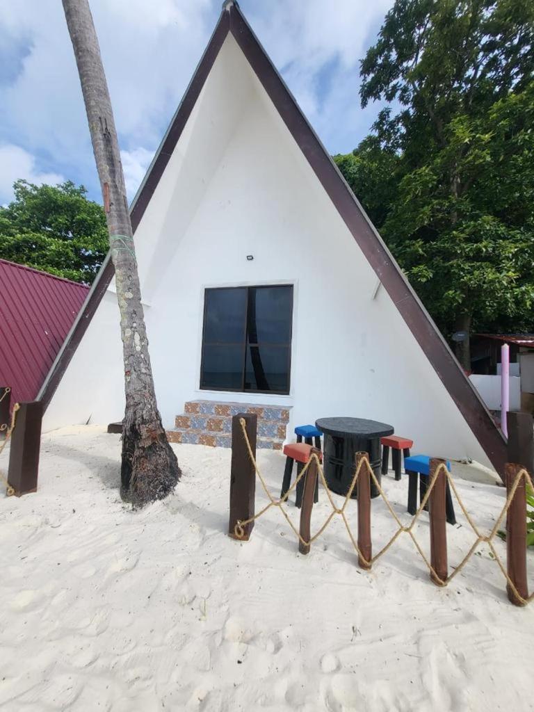 Dewati Roomstay B&B Lang Tengah Island Exterior photo