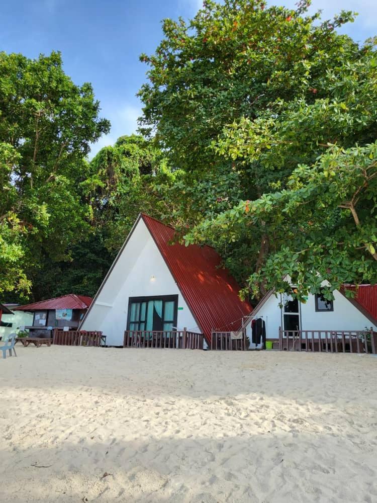 Dewati Roomstay B&B Lang Tengah Island Exterior photo